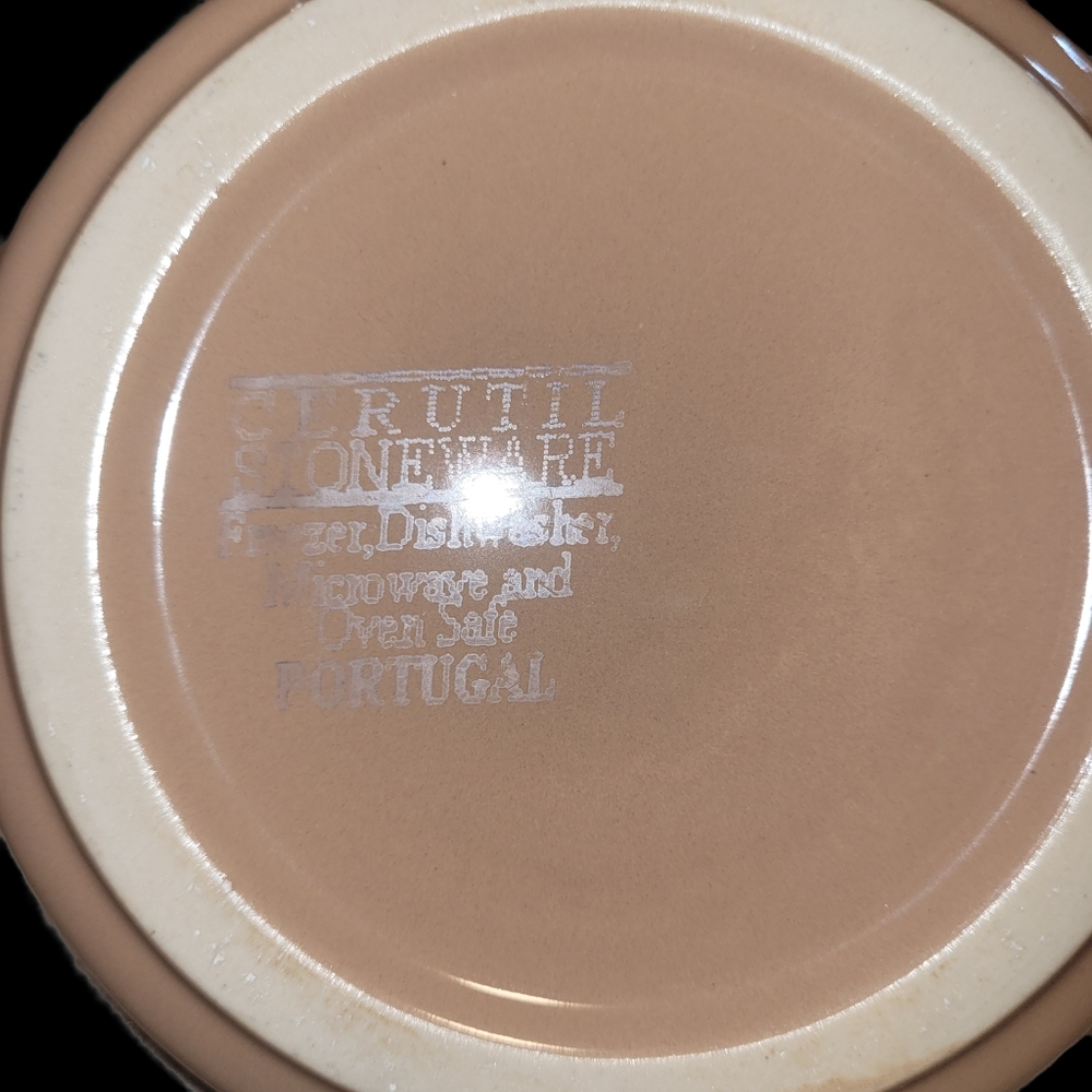 Cerutil Stoneware Tan Ceramic Cat Bowl - Picture 3 of 5